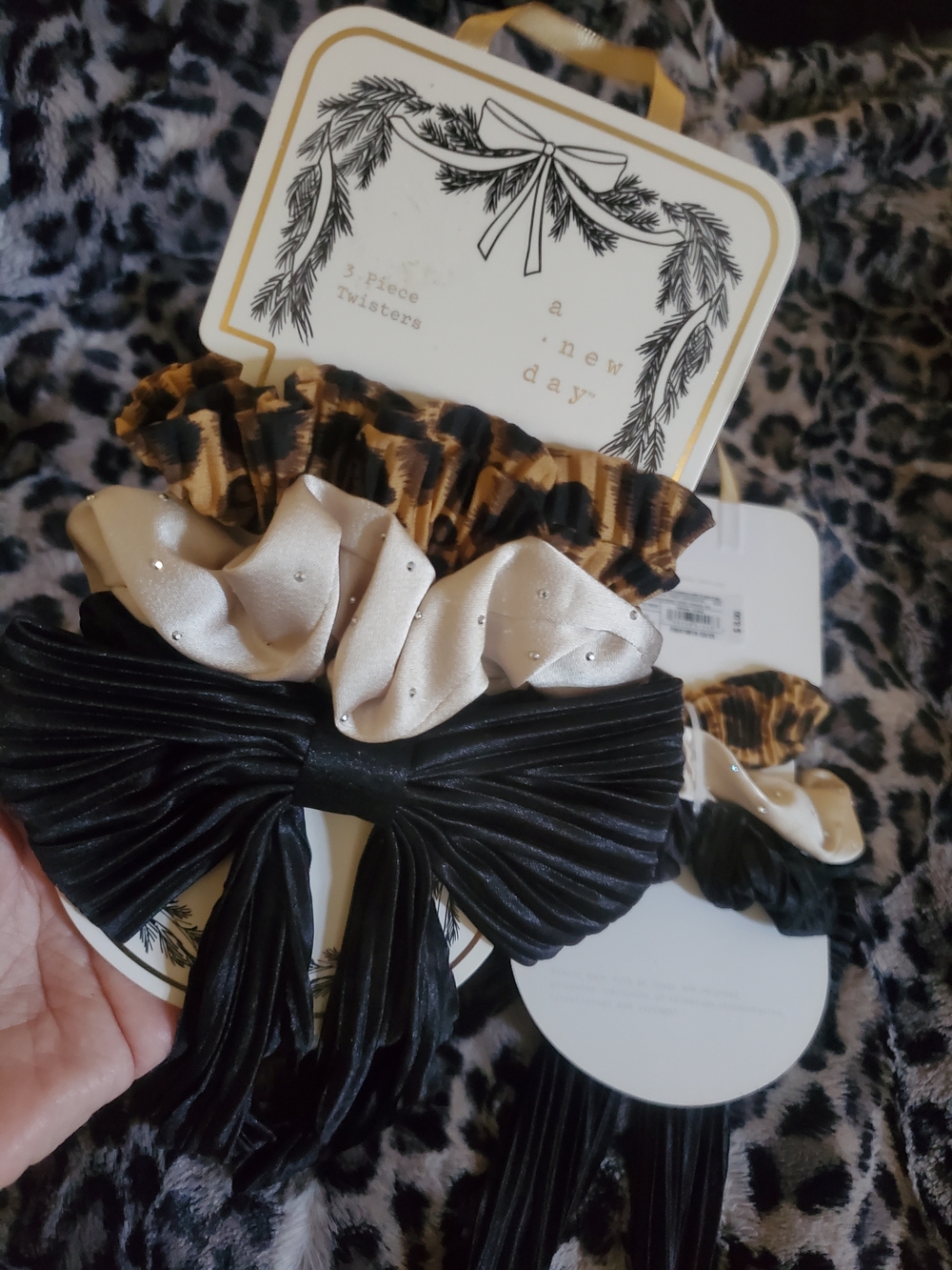 a new day Black & Cream Bow Scrunchie Set & Leopard Trim - Picture 2 of 3